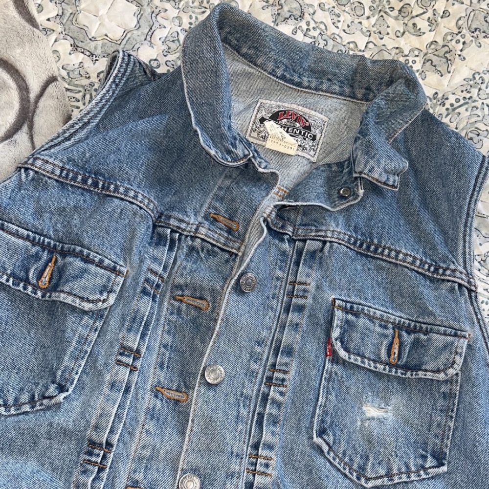 VINTAGE LEVIS JEAN VEST SIZE LARGE